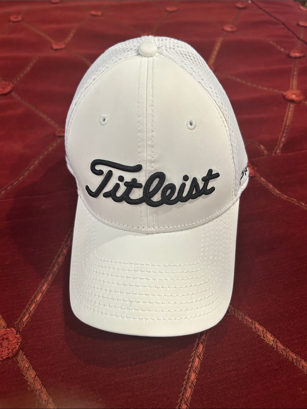 Youth Titleist White Hat Excellent